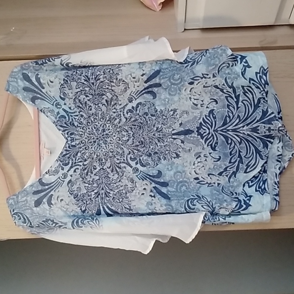 Blue and White Patterned Blouse - image 1